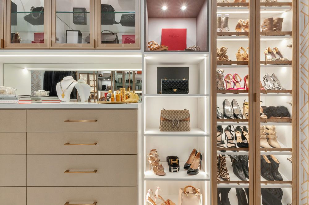 Plassbygd garderobe for bedre utnyttelse av plassen